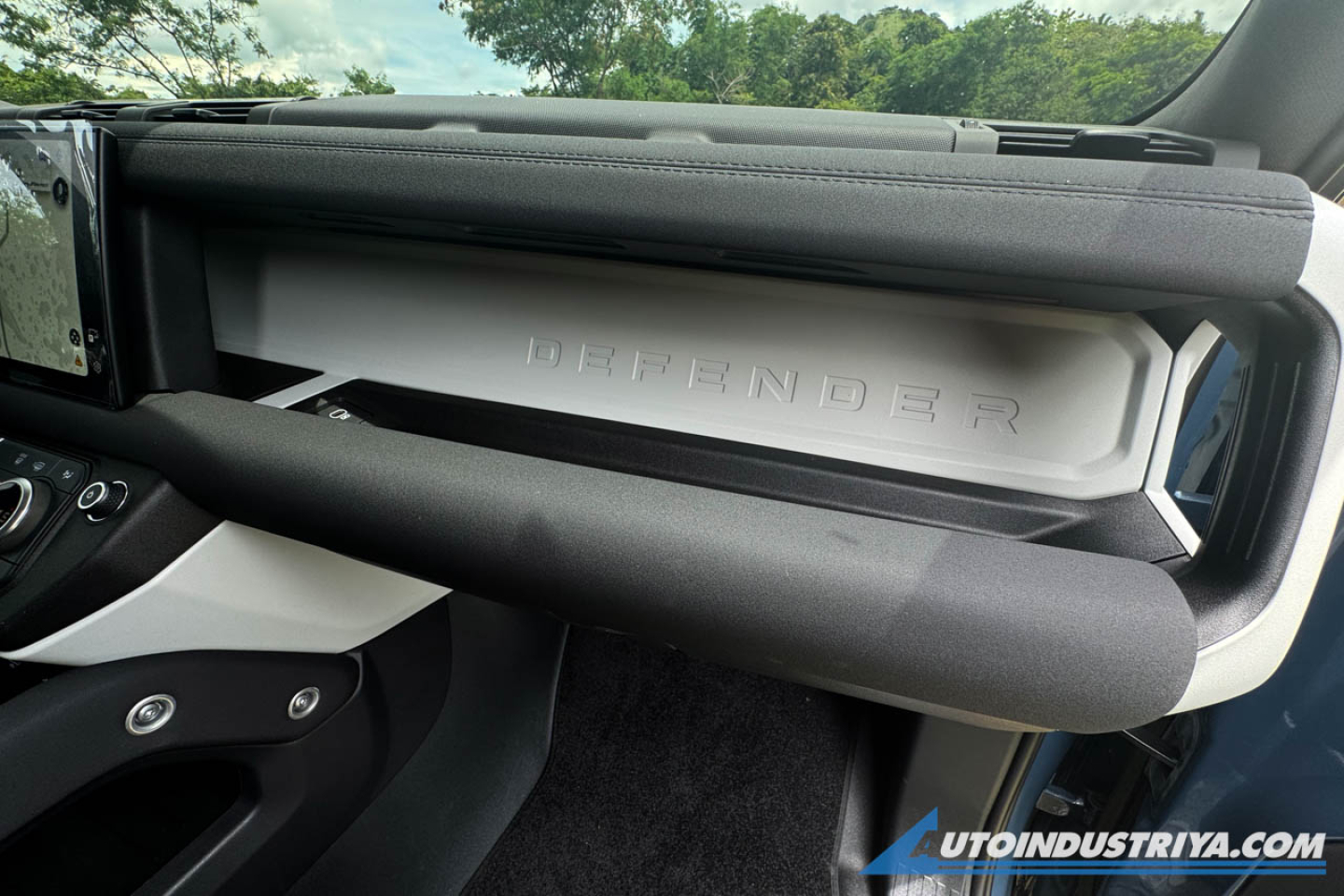 2024 Land Rover Defender 110 S P300 AWD