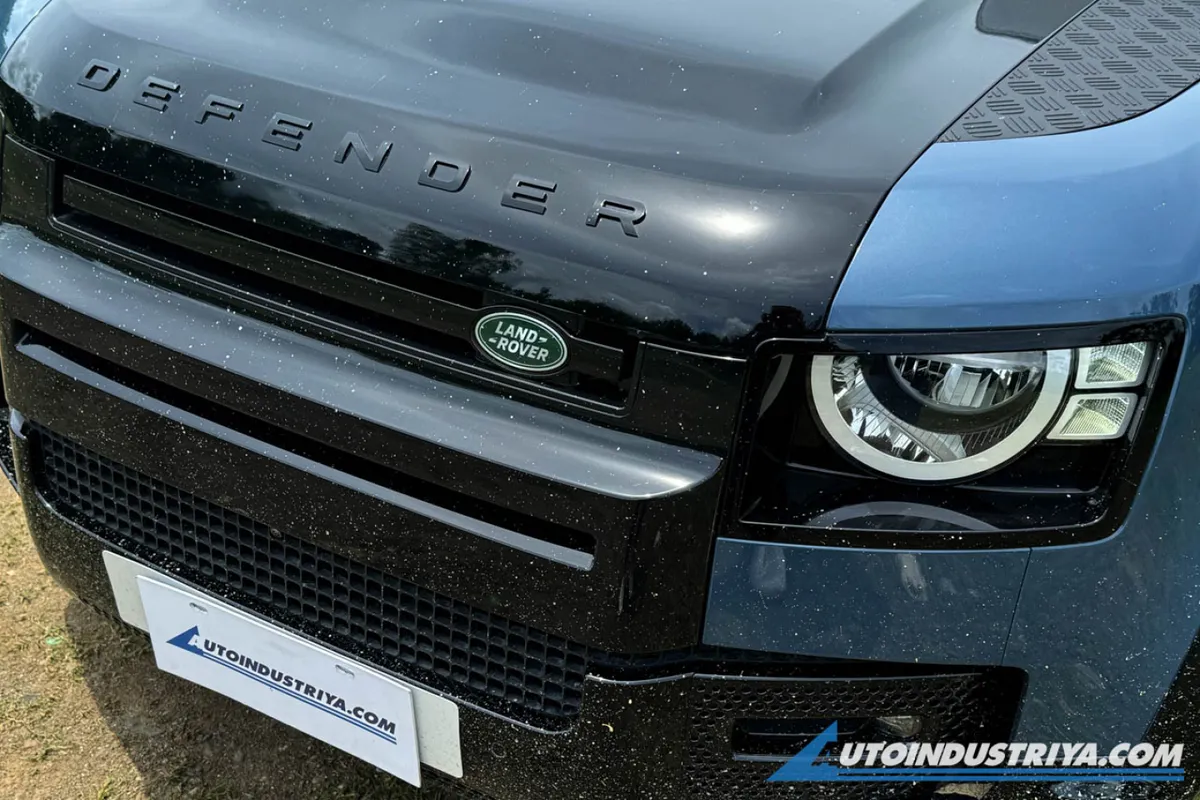 2024 Land Rover Defender 110 S P300 AWD