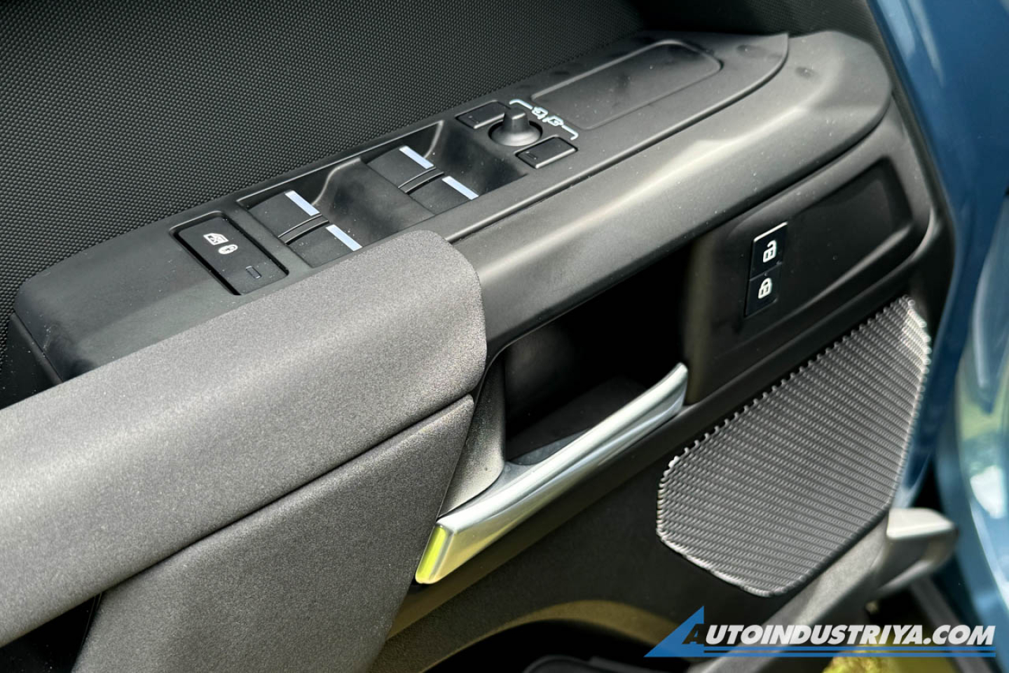 2024 Land Rover Defender 110 S P300 AWD