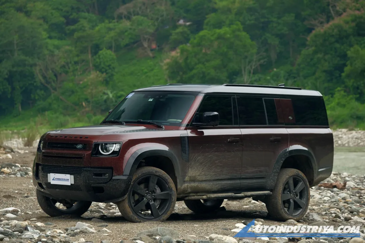 Fun For The Whole Family: Land Rover Defender 130