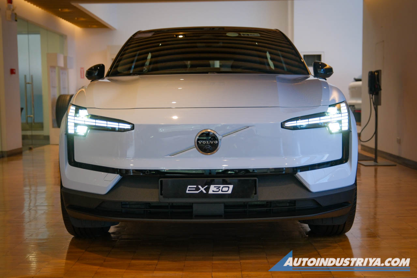 Electric made Minimalist: Volvo EX30