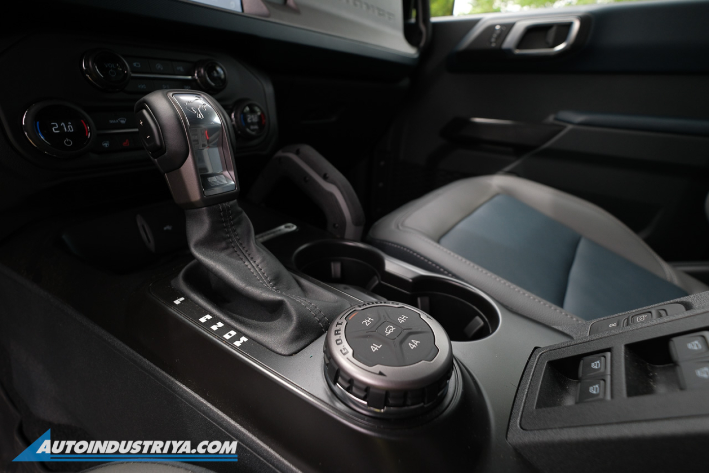 2025 Ford Bronco Outer Banks Sasquatch 2.7L Ecoboost V6