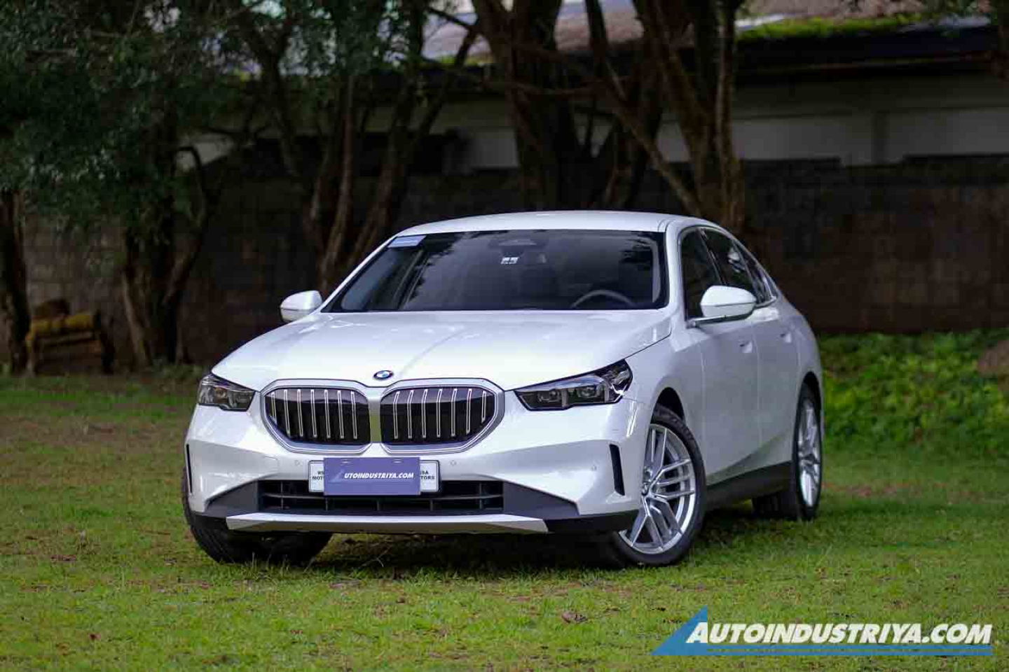 2025 BMW 520i
