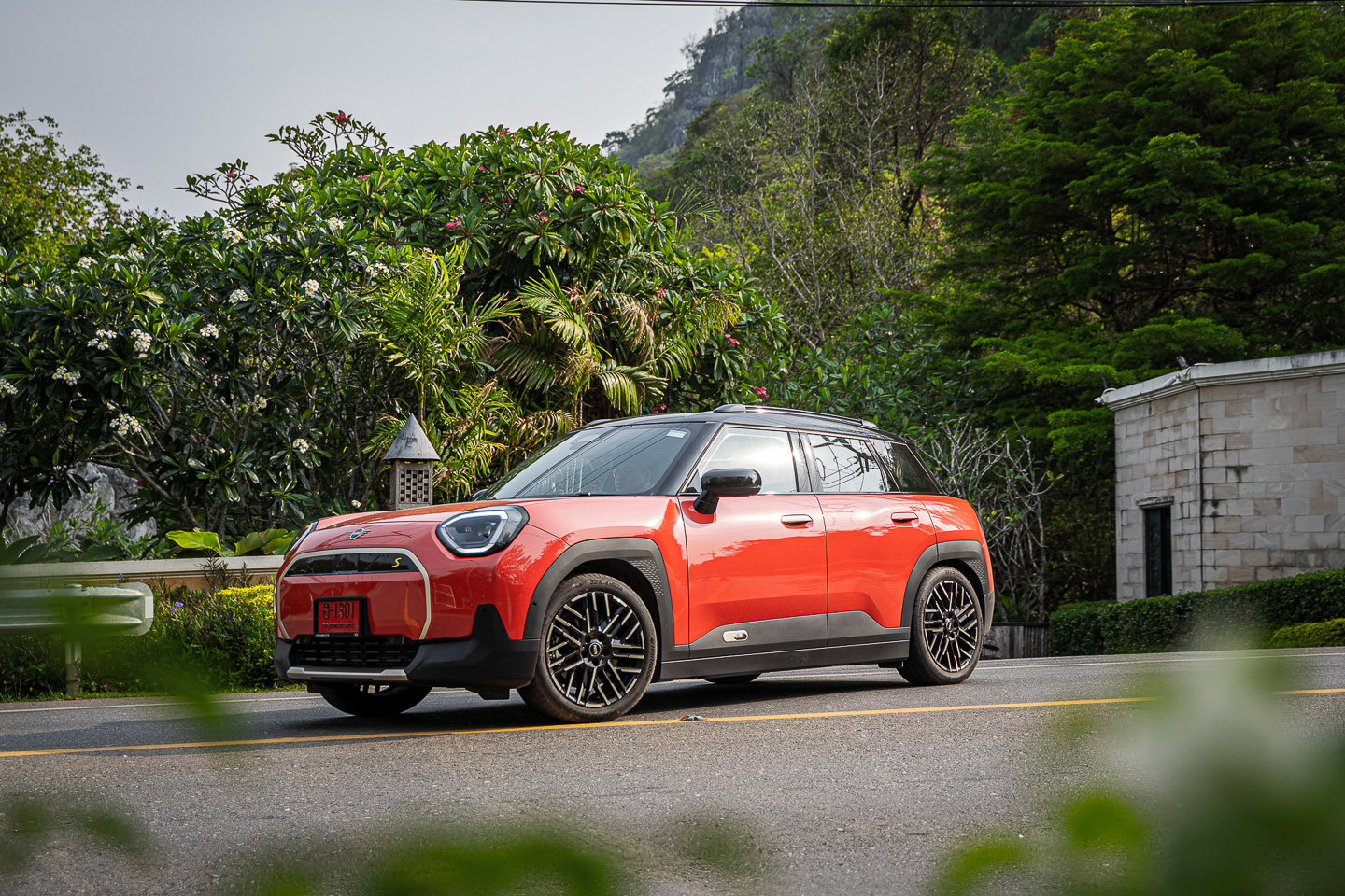 The Thailand Job: Mini Aceman SE, Cooper SE drive