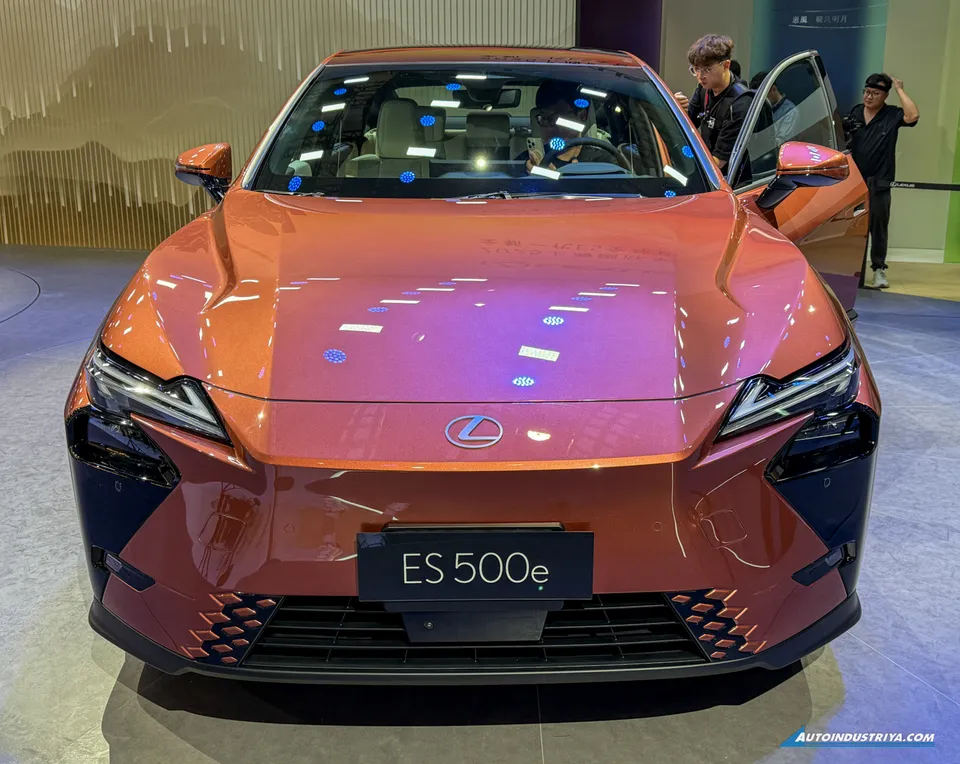 All-new 2026 Lexus ES unveiled at Shanghai Auto Show | AutoIndustriya