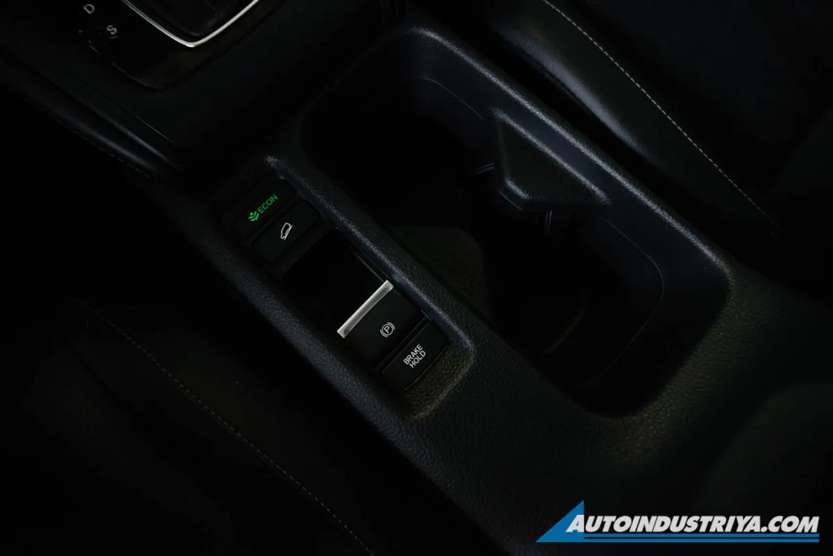 does the honda hrv 2025 have a cigarette lighter Where is Power Outlet in HR-V II ( 2015 2021 ) Honda HR-V - SUPER COOL