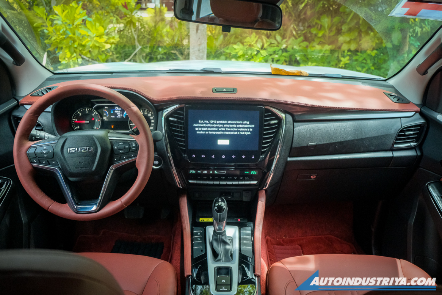 Driving 280 km across scenic Palawan in 2025 Isuzu mu-X