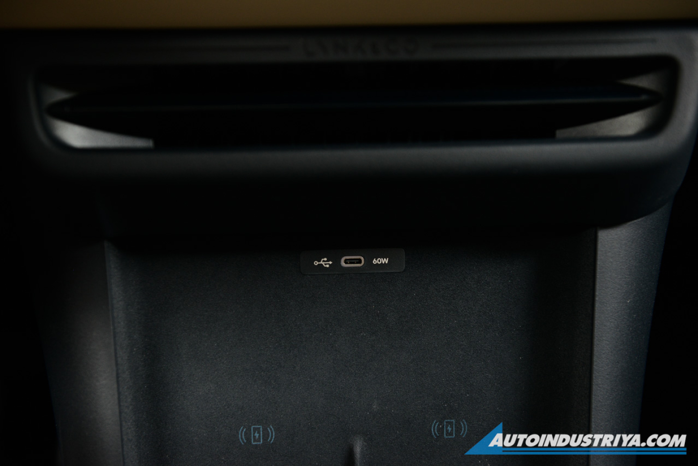 2025 Lynk & Co 02 HS