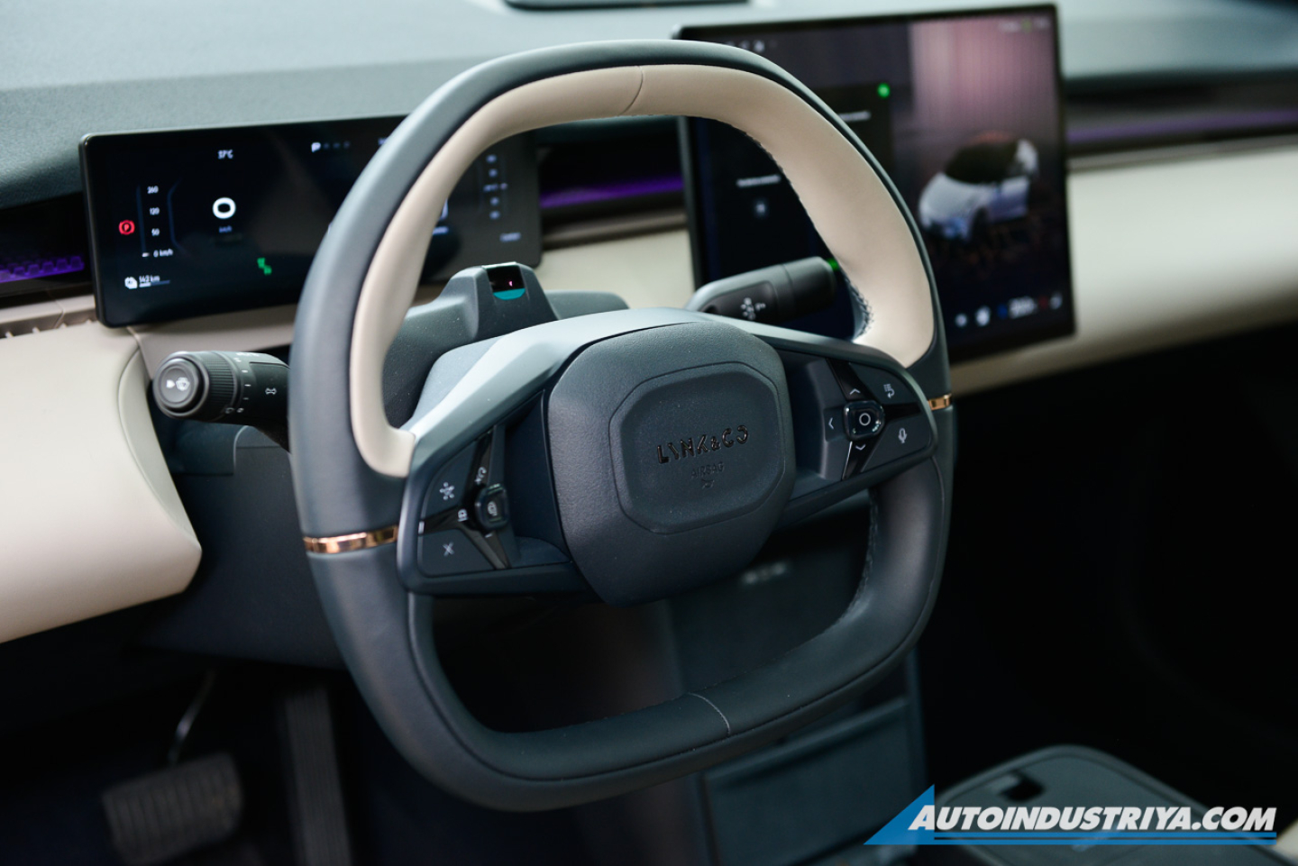 2025 Lynk & Co 02 HS