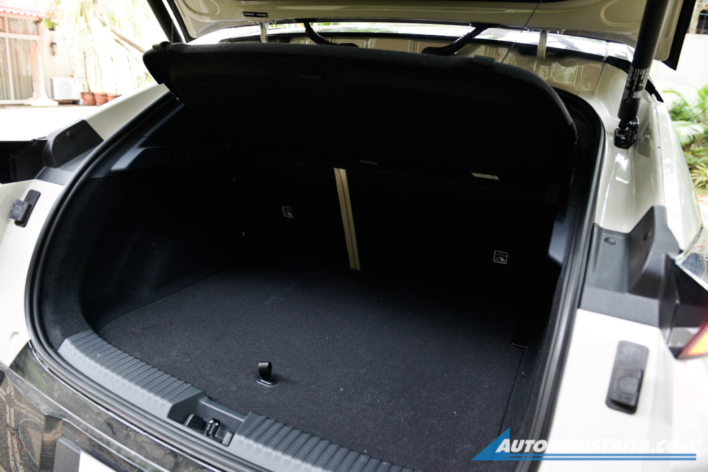 2025 Lynk & Co 02 HS