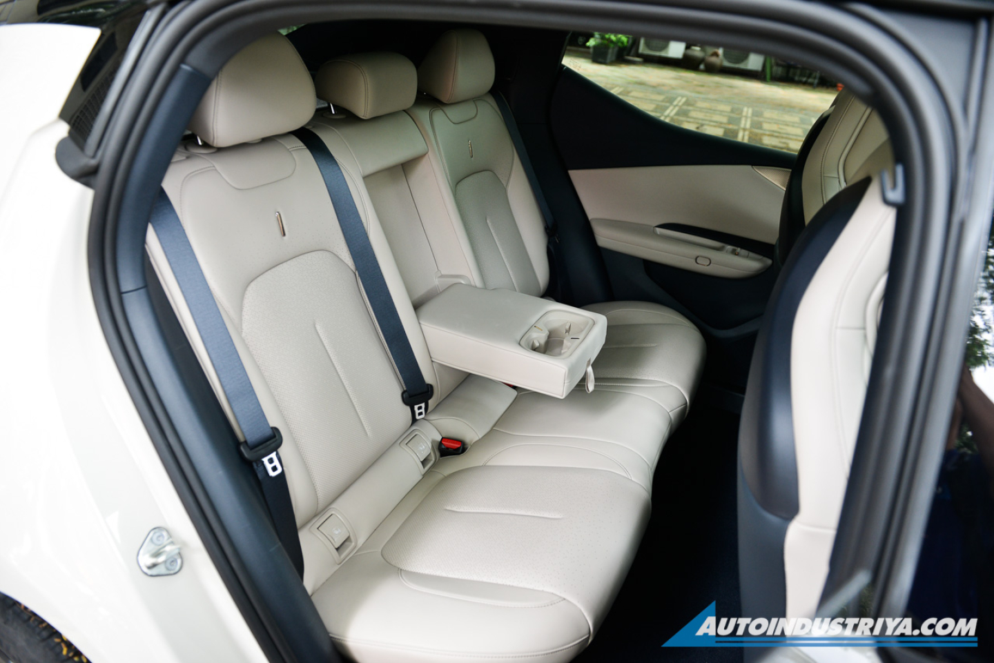 2025 Lynk & Co 02 HS