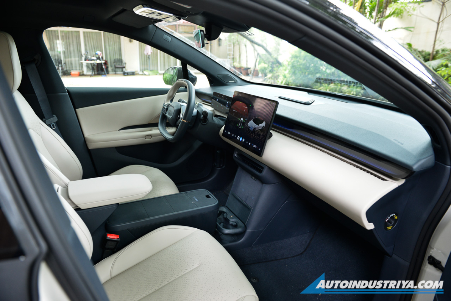 2025 Lynk & Co 02 HS