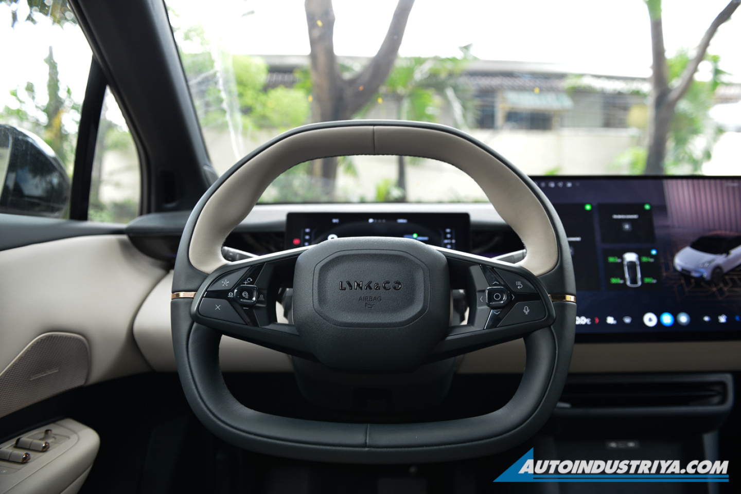 2025 Lynk & Co 02 HS