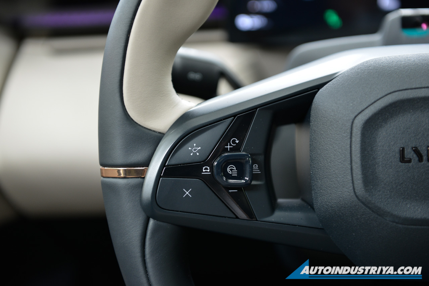 2025 Lynk & Co 02 HS