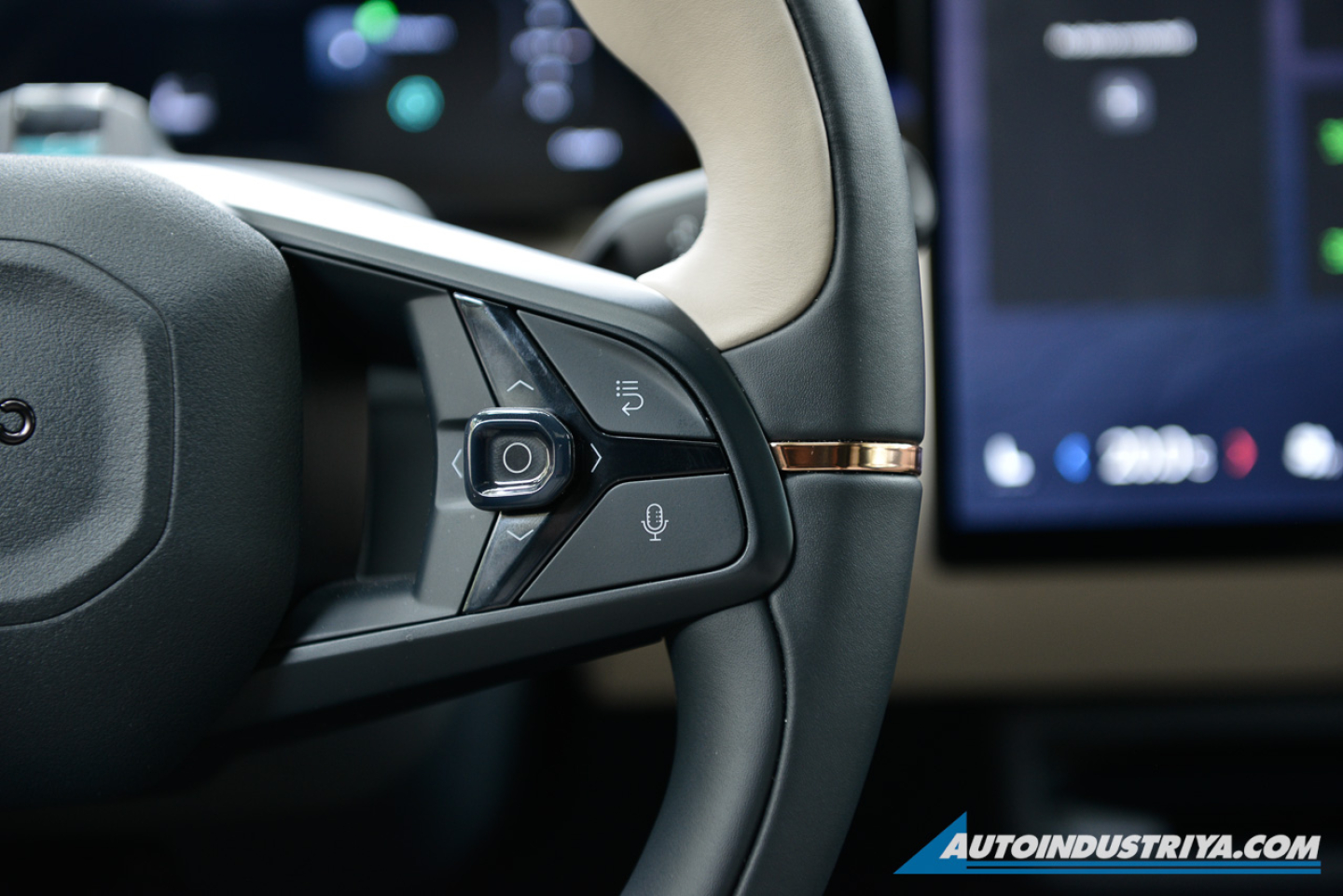 2025 Lynk & Co 02 HS