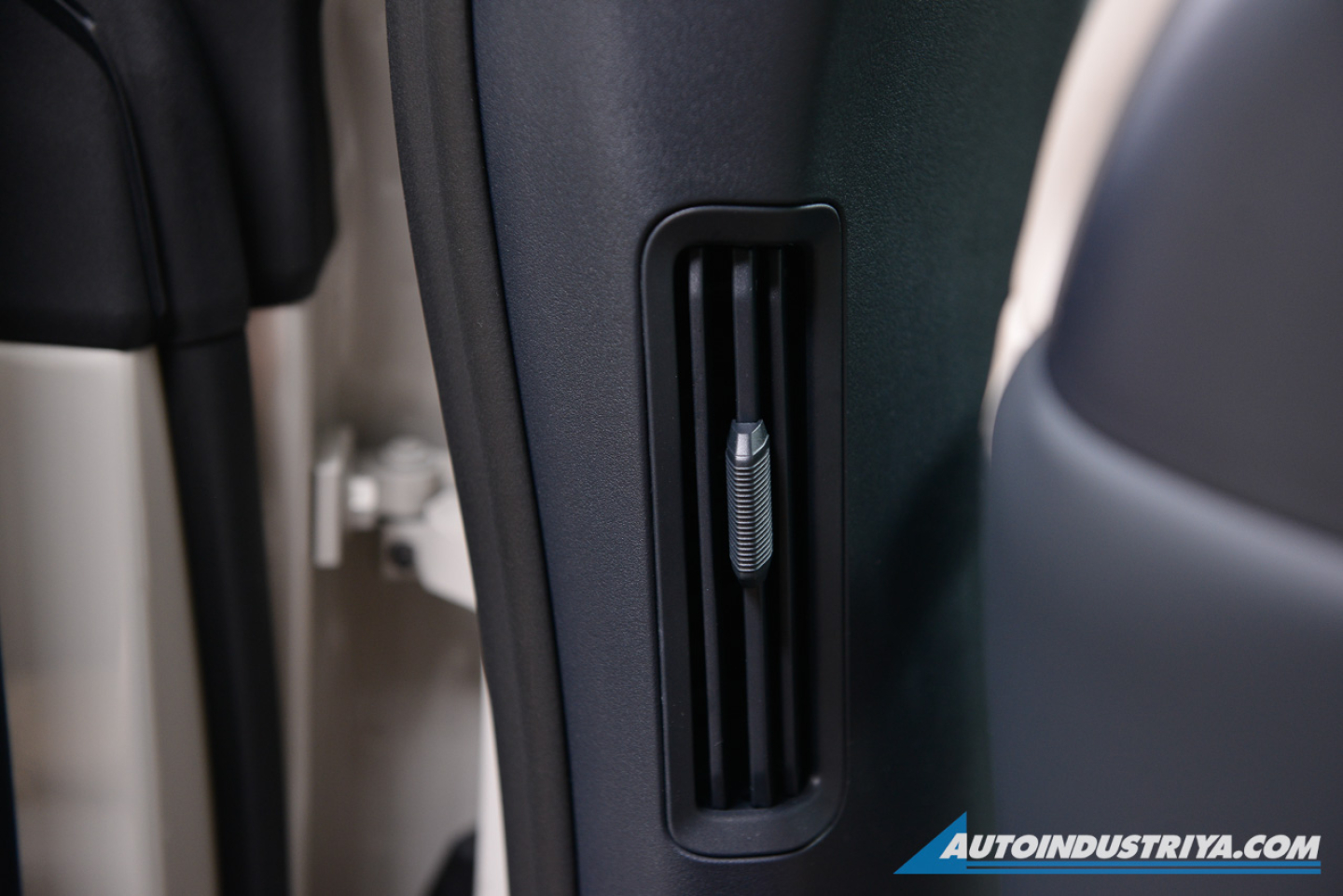 2025 Lynk & Co 02 HS