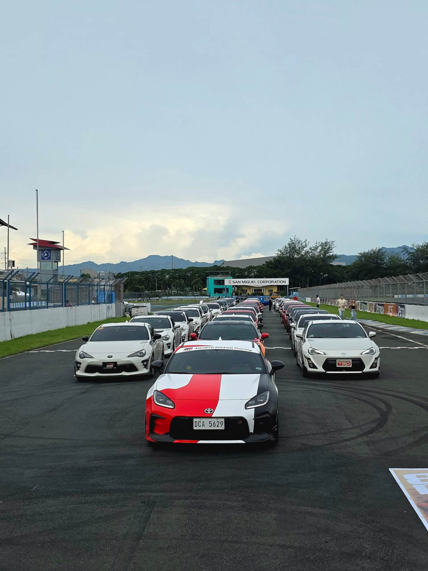86-BRZ Club PH: Taking to the track for Hachi-Roku day