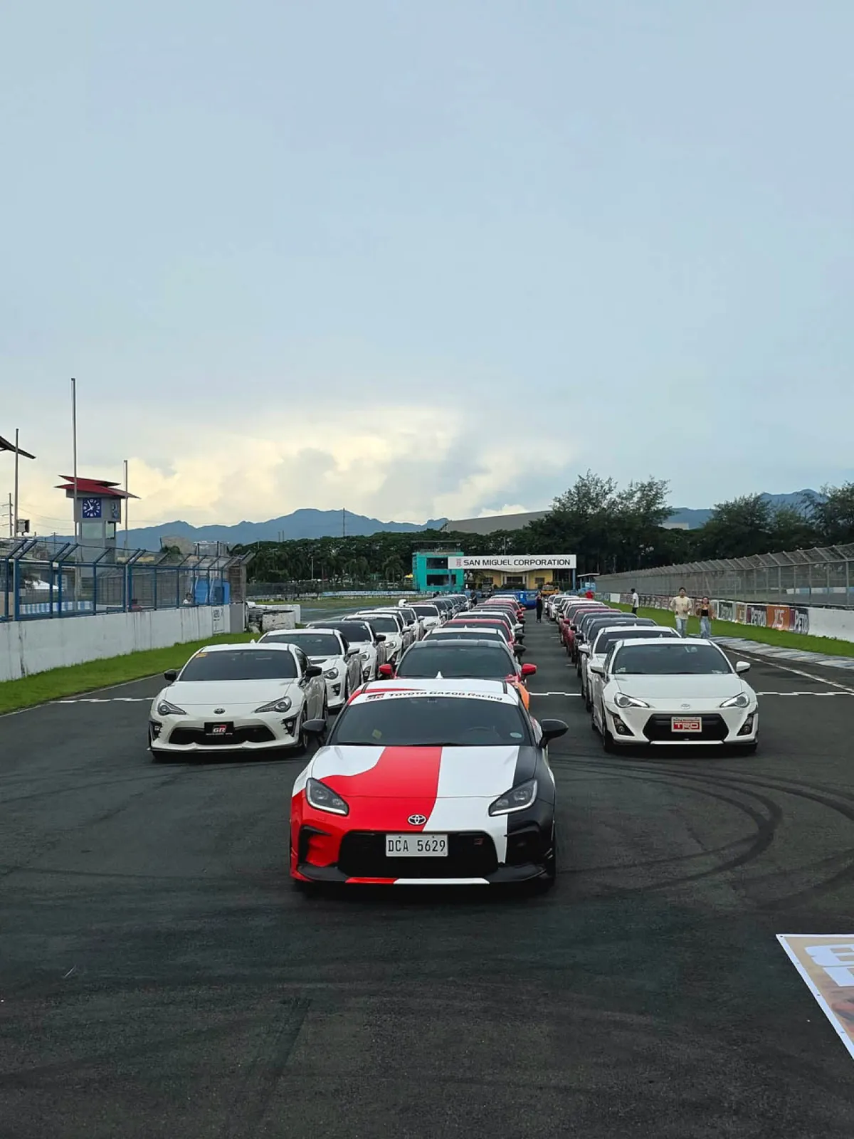 86-BRZ Club PH: Taking to the track for Hachi-Roku day