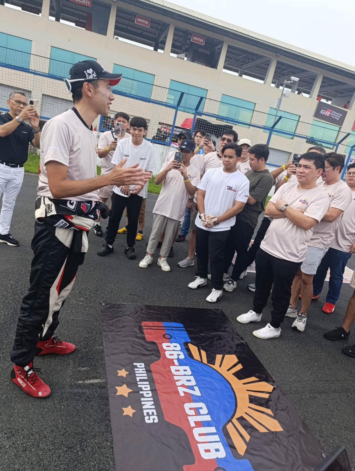 86-BRZ Club PH: Taking to the track for Hachi-Roku day