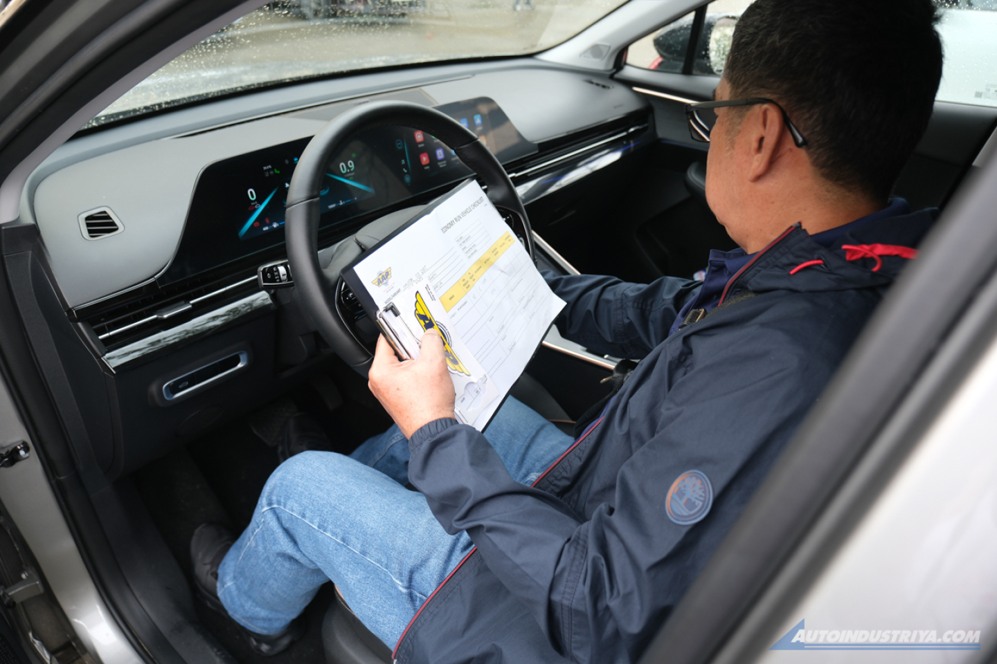 C5, E5 and the J7: which one is the most economical per kilometer?