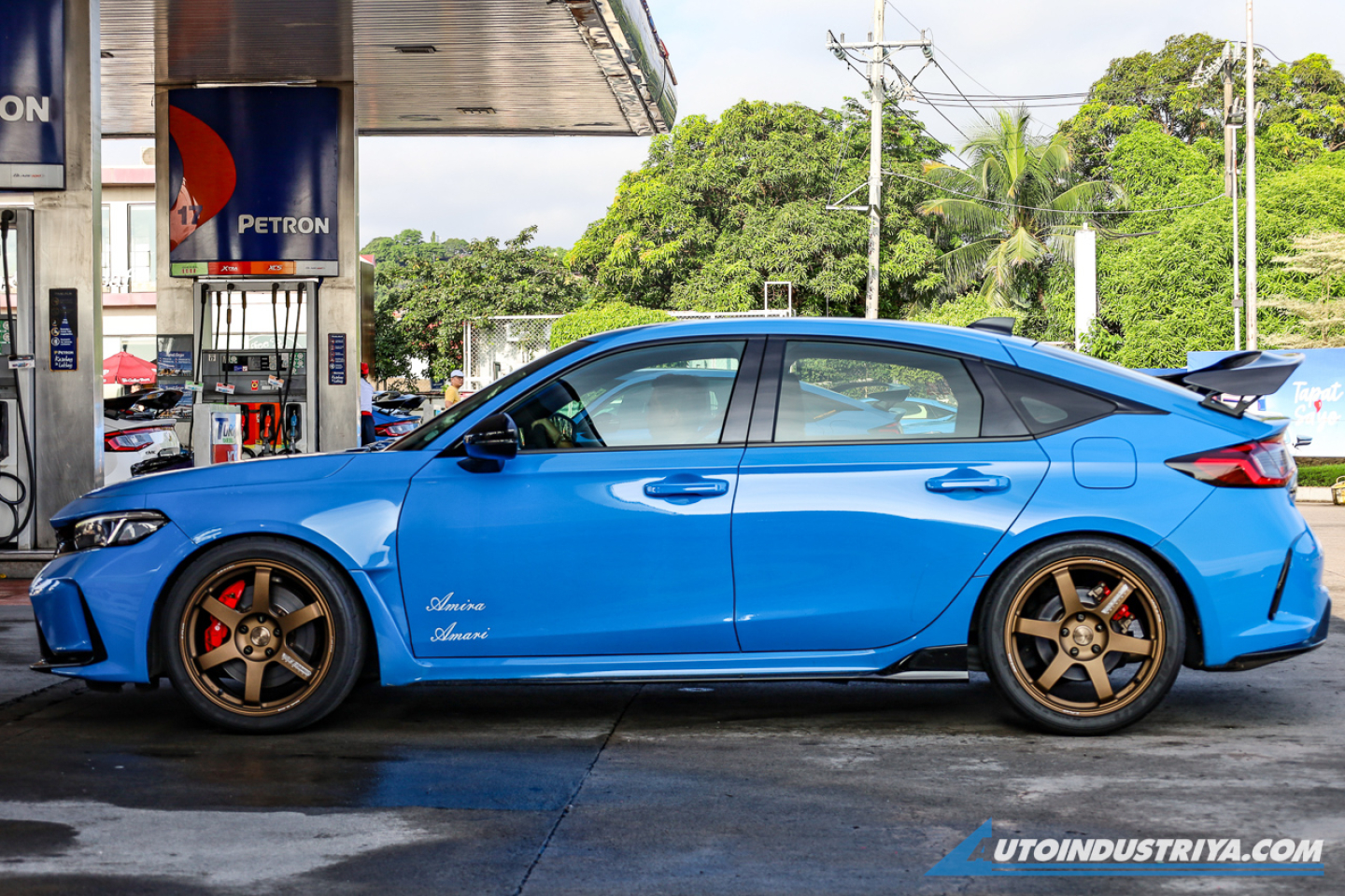 tRophy - For the love of the red R badge