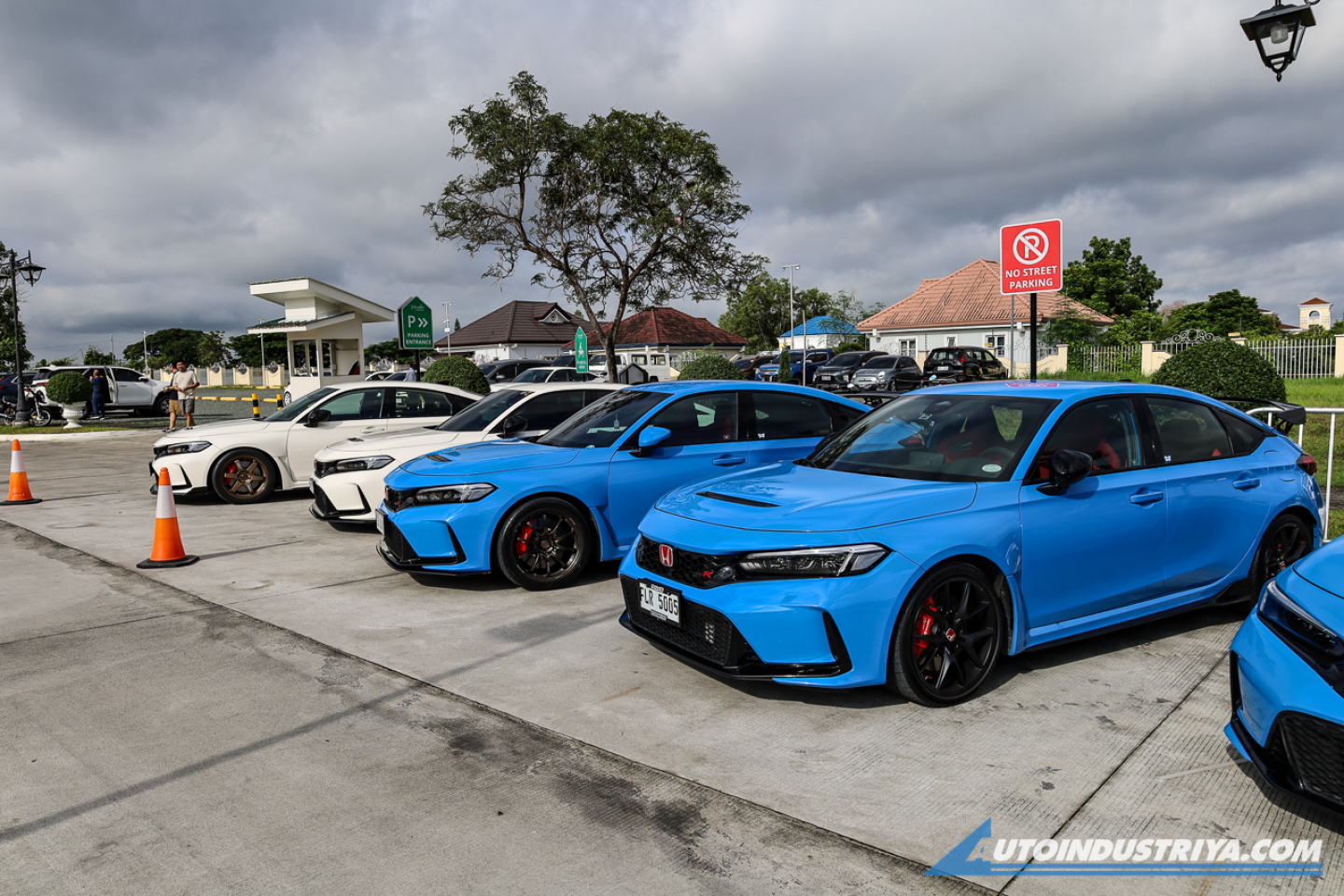 tRophy - For the love of the red R badge