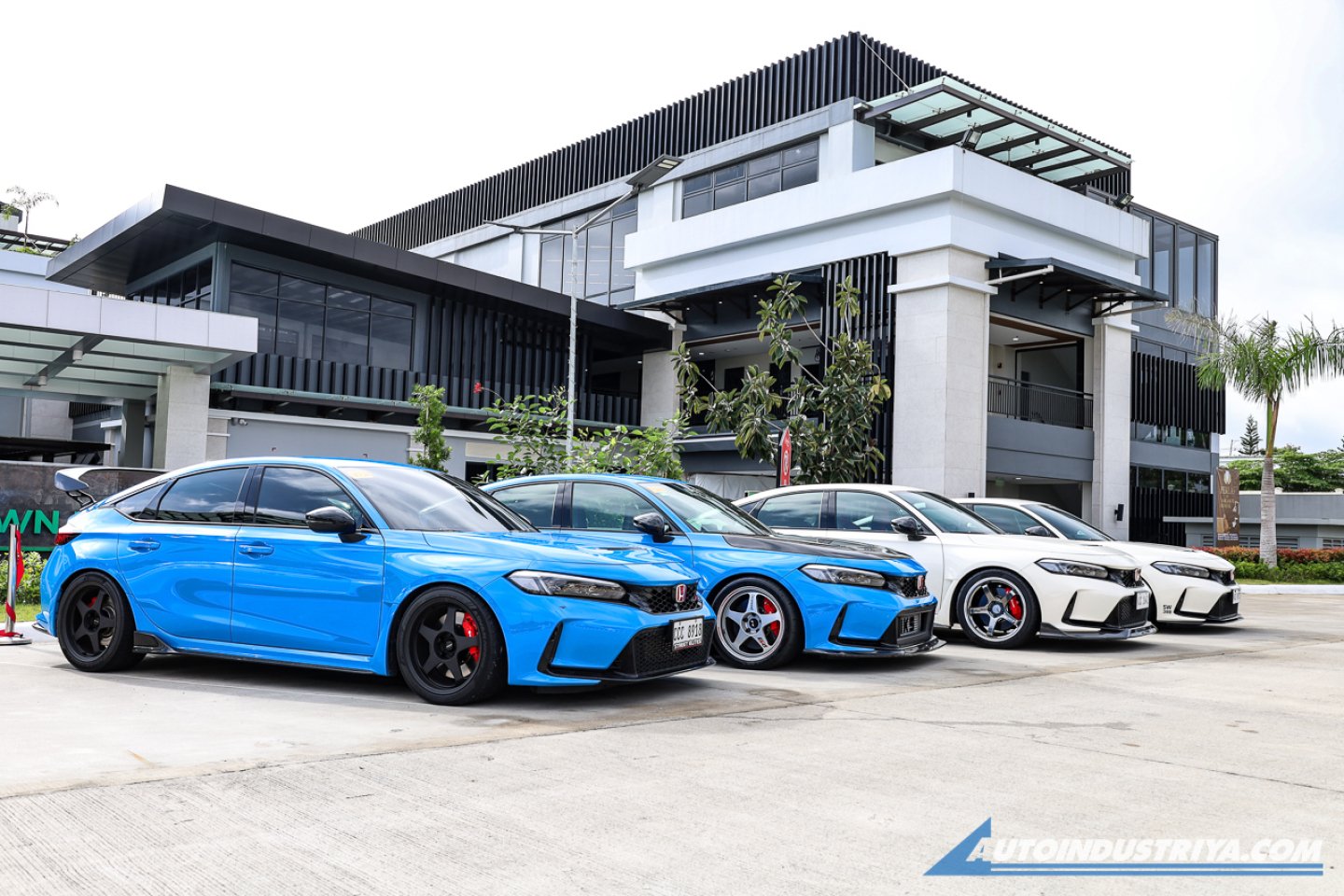 tRophy - For the love of the red R badge