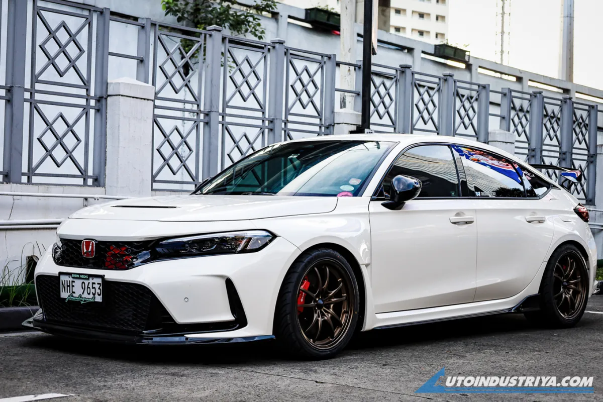 tRophy - For the love of the red R badge