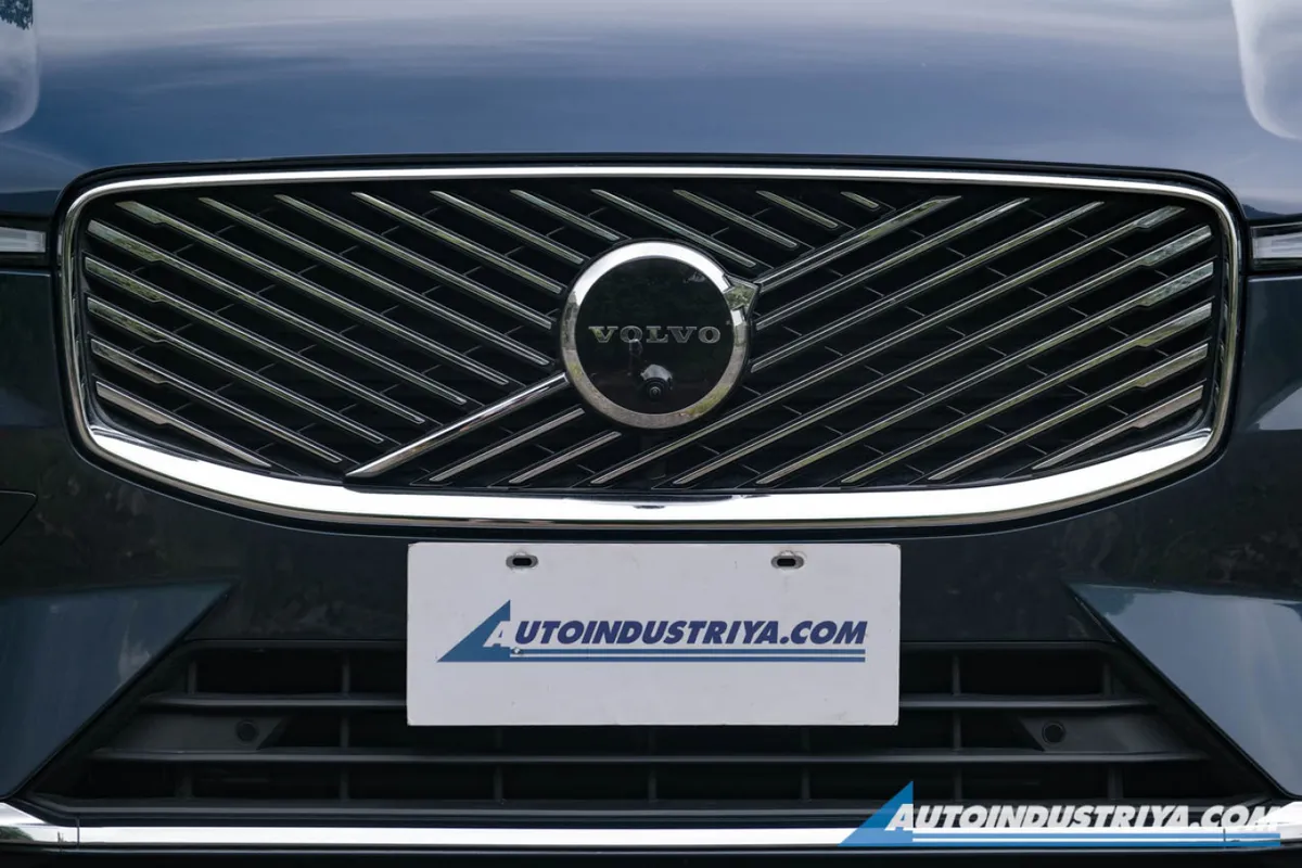 2025 Volvo XC60 T8 PHEV AWD