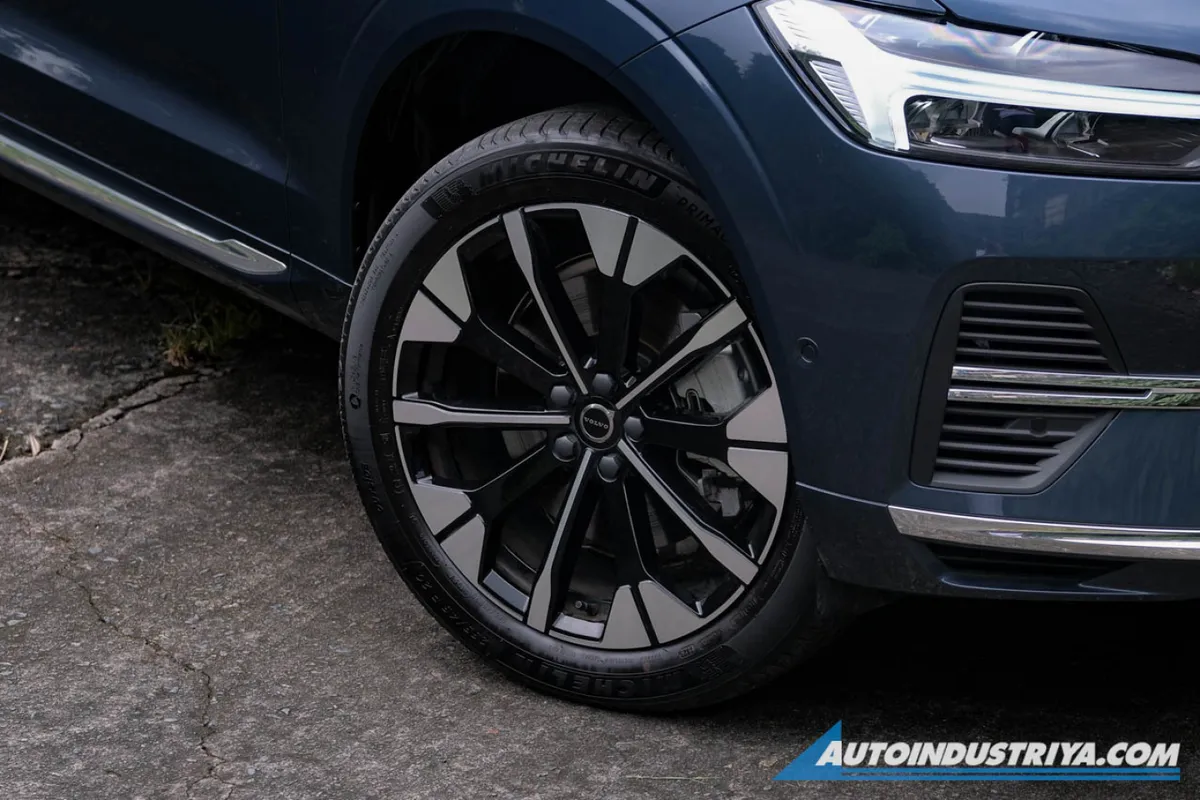 2025 Volvo XC60 T8 PHEV AWD