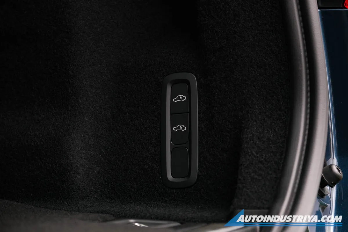 2025 Volvo XC60 T8 PHEV AWD