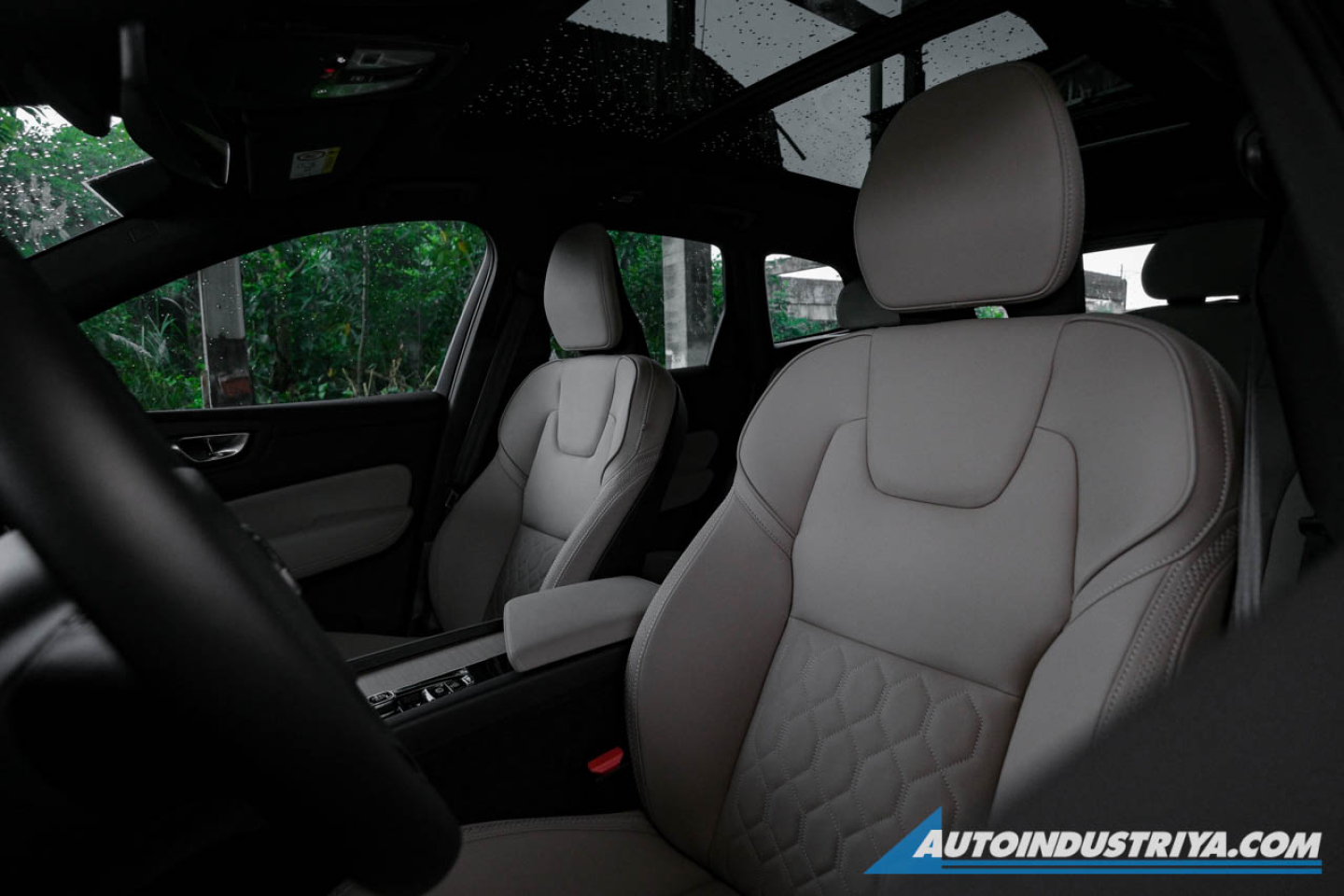 2025 Volvo XC60 T8 PHEV AWD