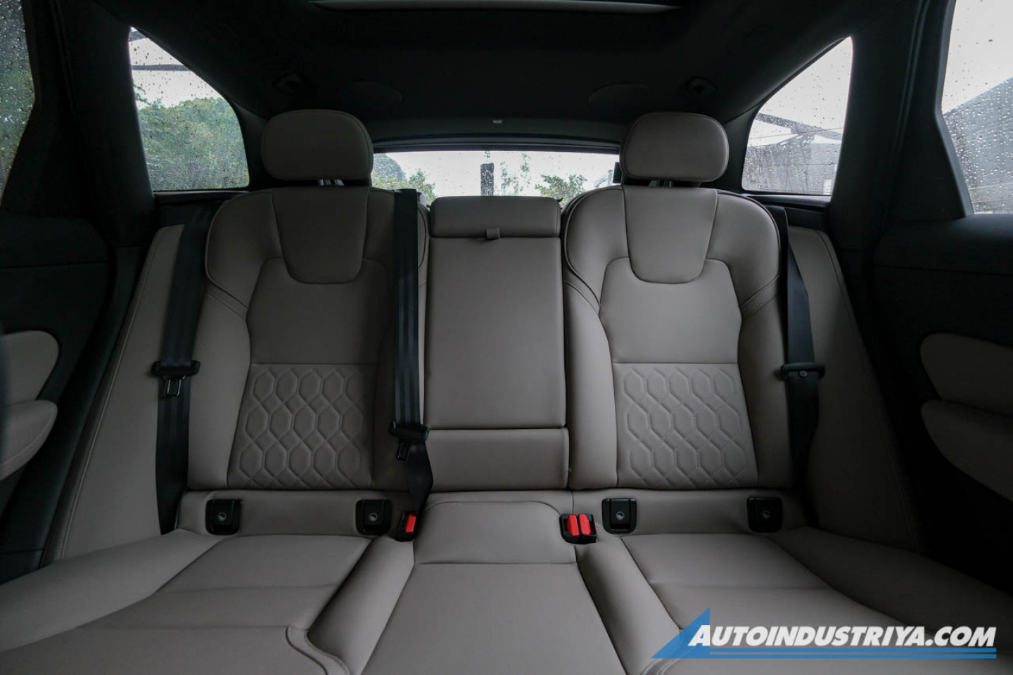 2025 Volvo XC60 T8 PHEV AWD