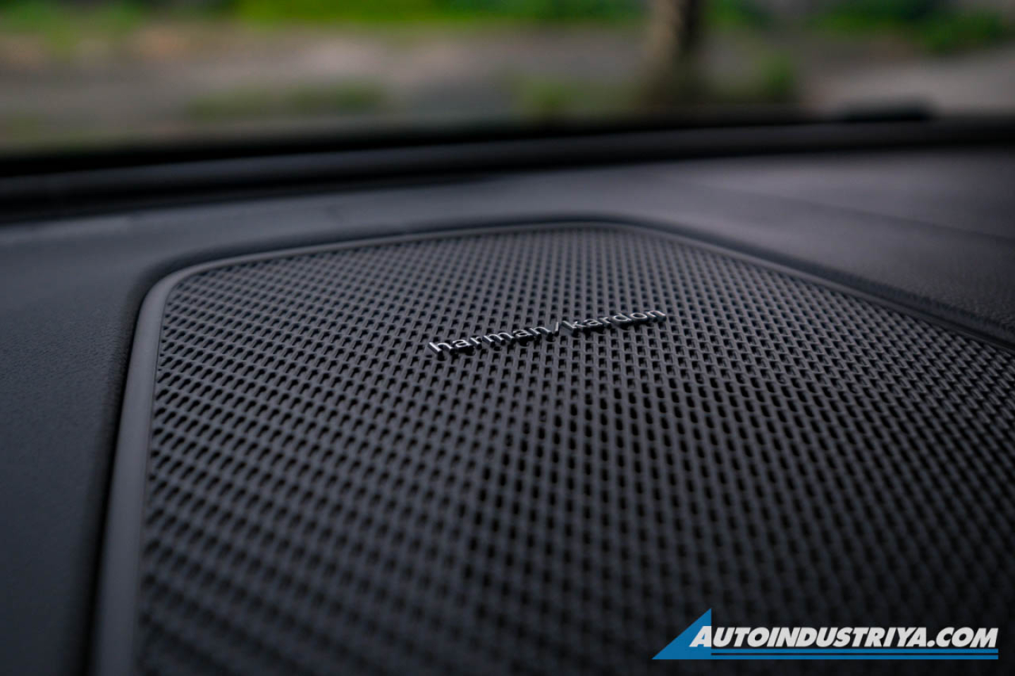 2025 Volvo XC60 T8 PHEV AWD