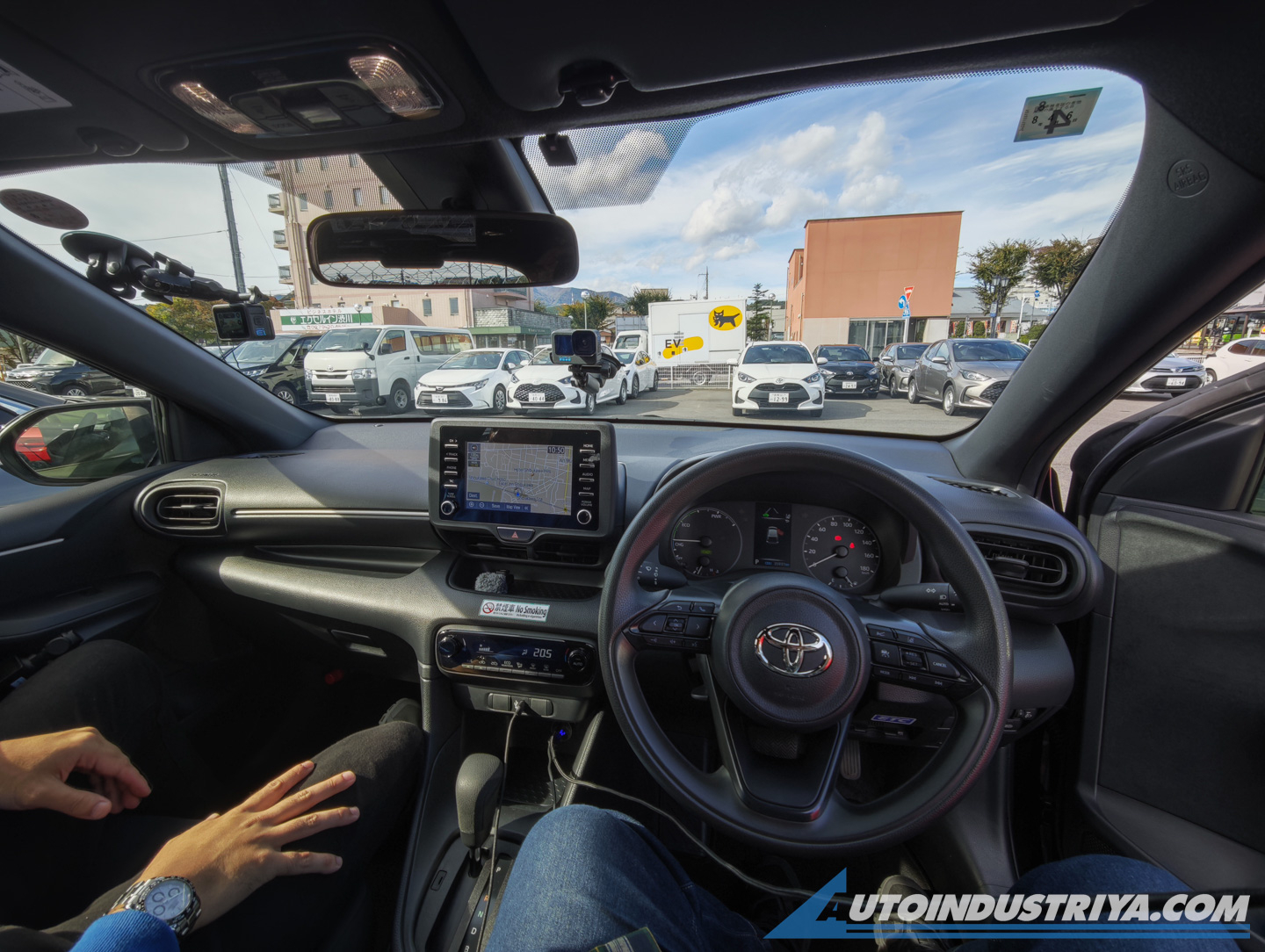 Initial Dreamers: We rent this Toyota Yaris HEV to drive Mount Akina and Akagi