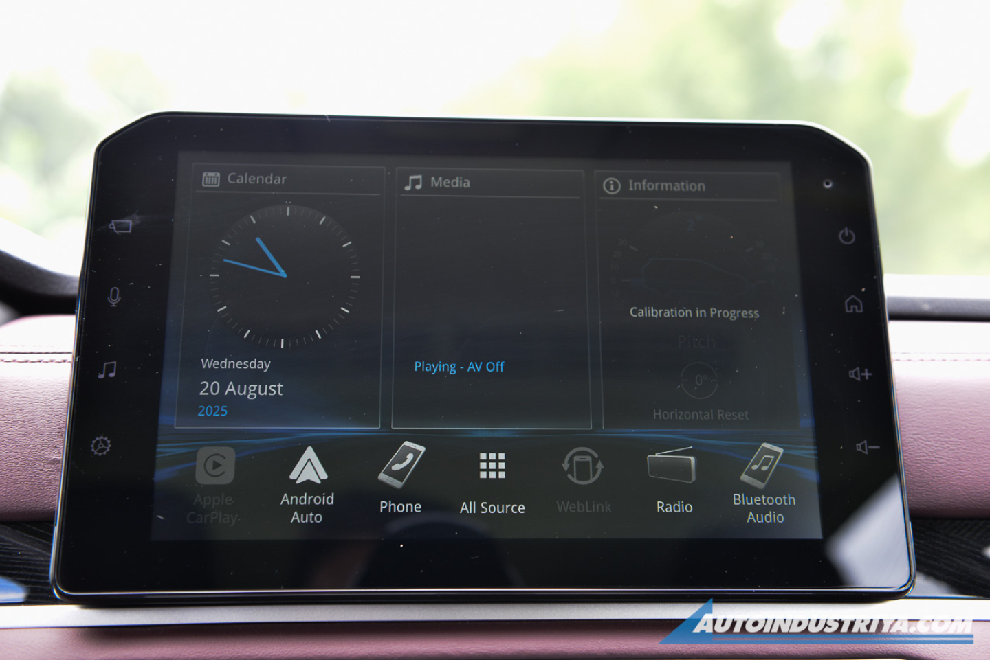 2026 Mitsubishi Xpander Cross (no text yet)