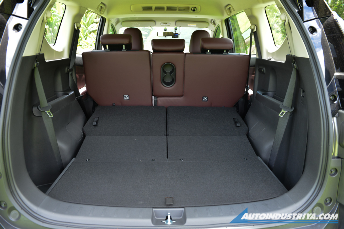 2026 Mitsubishi Xpander Cross (no text yet)