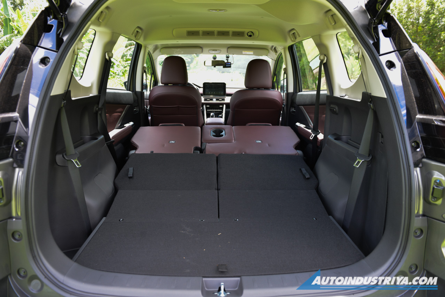 2026 Mitsubishi Xpander Cross (no text yet)