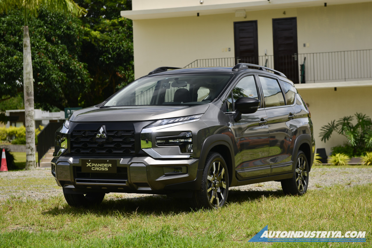 2026 Mitsubishi Xpander Cross (no text yet)
