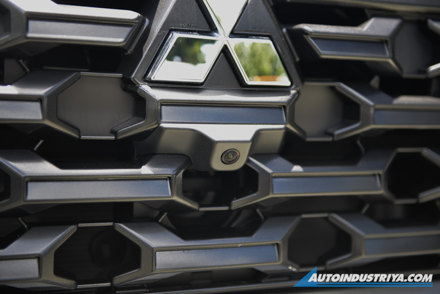 2026 Mitsubishi Xpander Cross (no text yet)