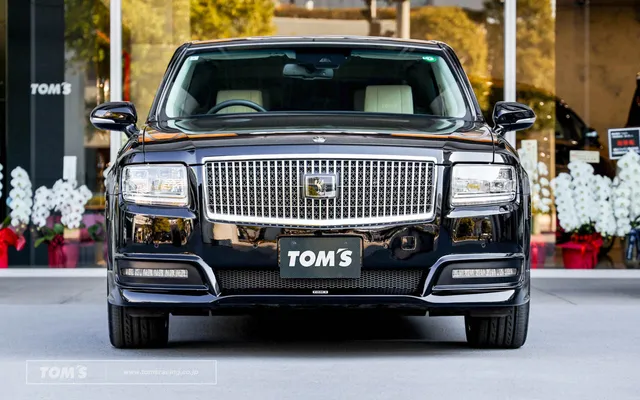 TOM’S turns the Toyota Century into a VIP-Tuner masterpiece ...
