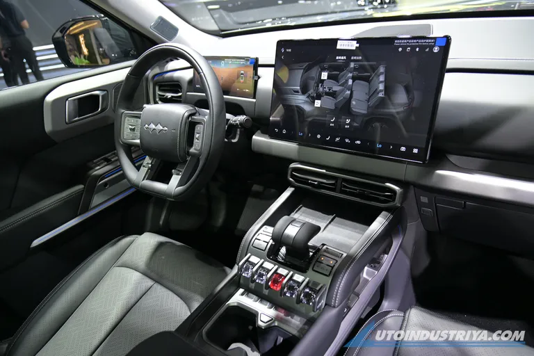 BIMS 2026: Denza B3 is a RAV4-sized electric SUV with 500 km of range ...