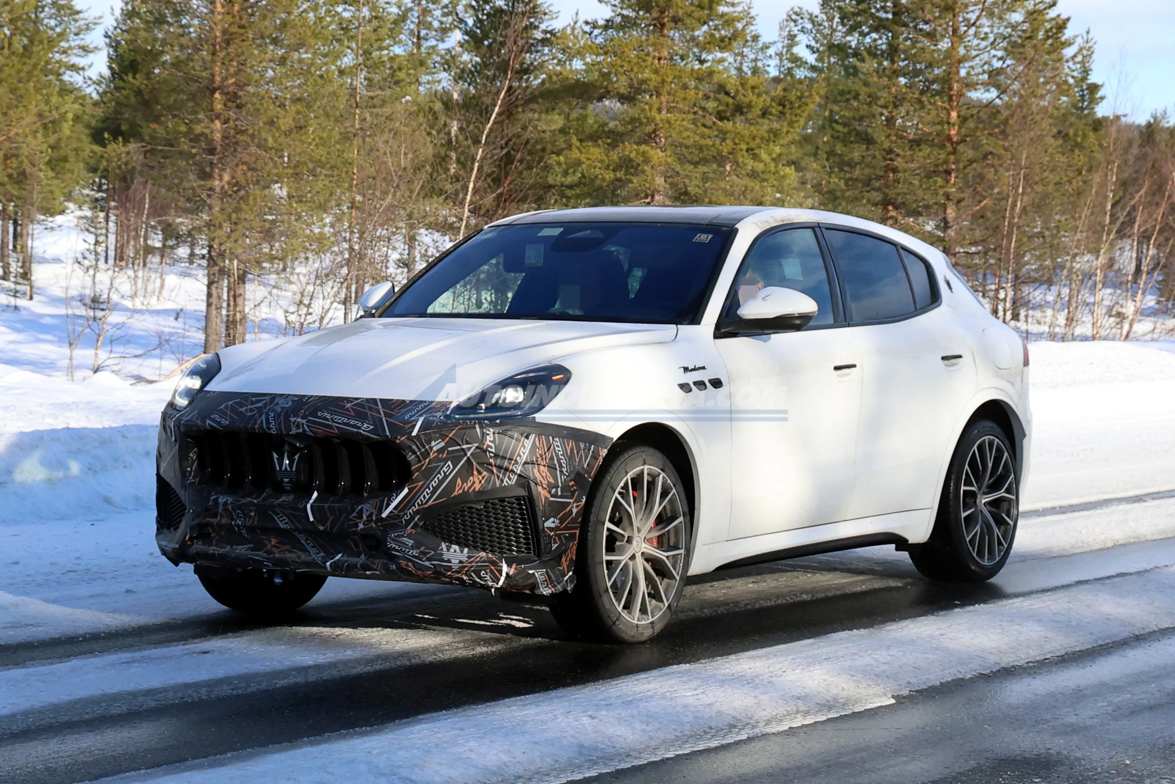 SPIED: Maserati Grecale, Grecale Folgore EV to get a refresh