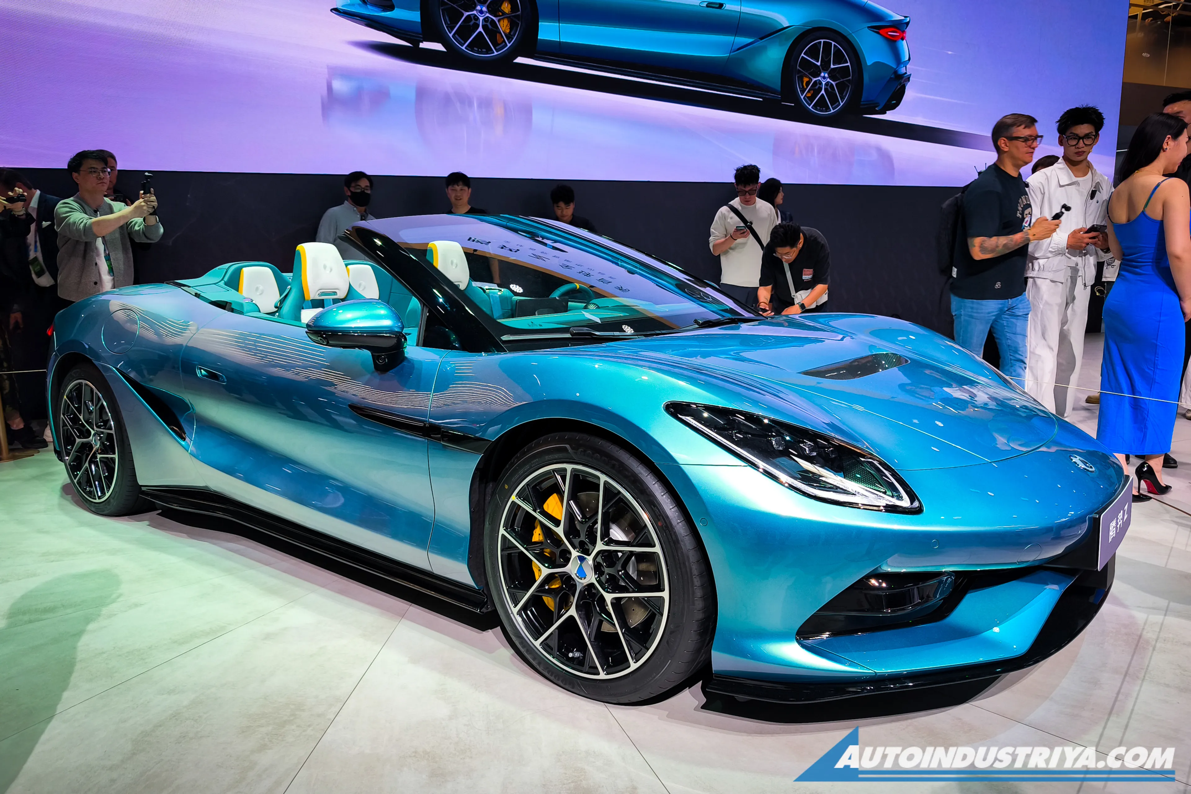 Droptop Gorgeous: Denza Z Convertible wows at Beijing Auto Show