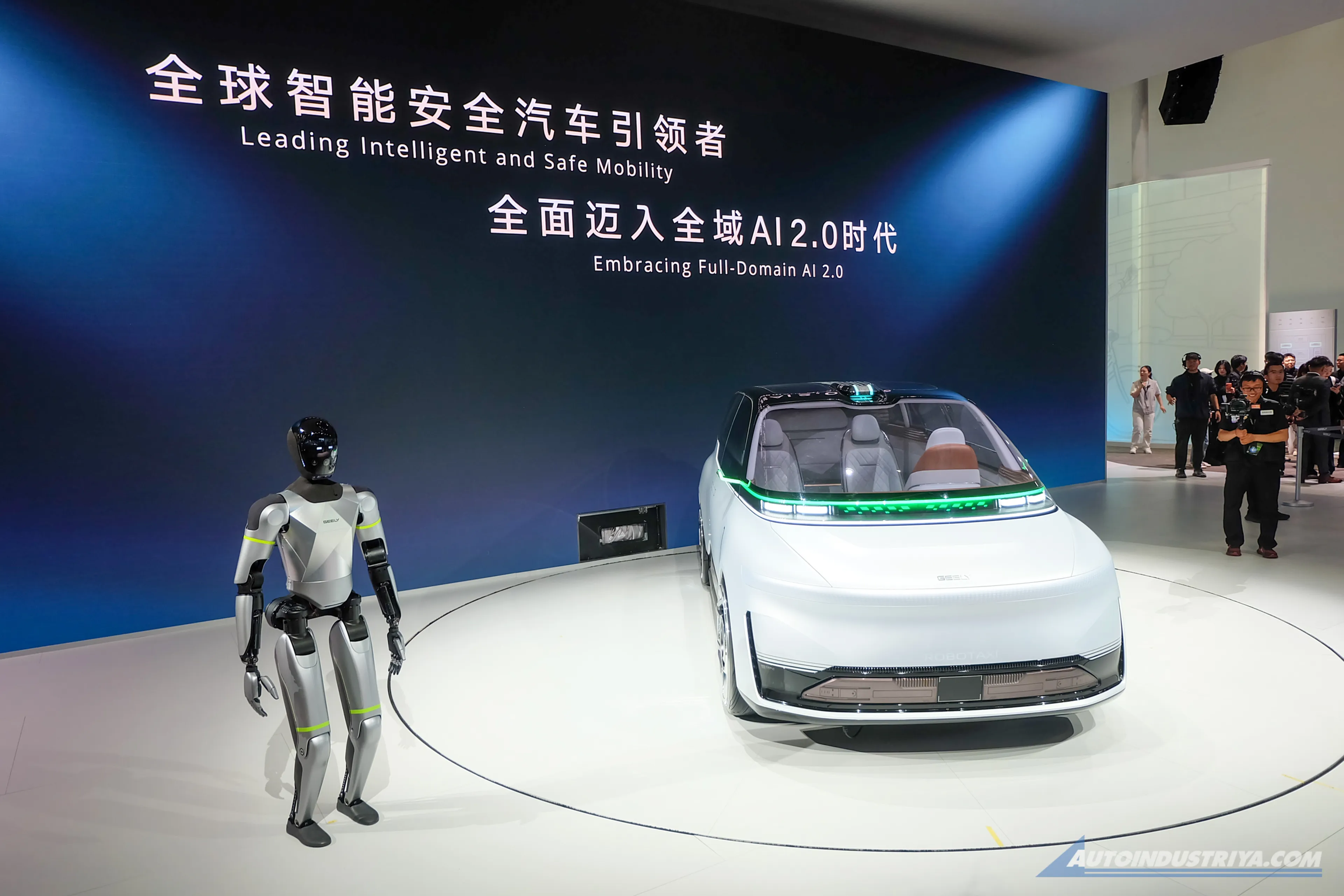 Geely to deploy 100K AI-powered driverless taxis by 2030