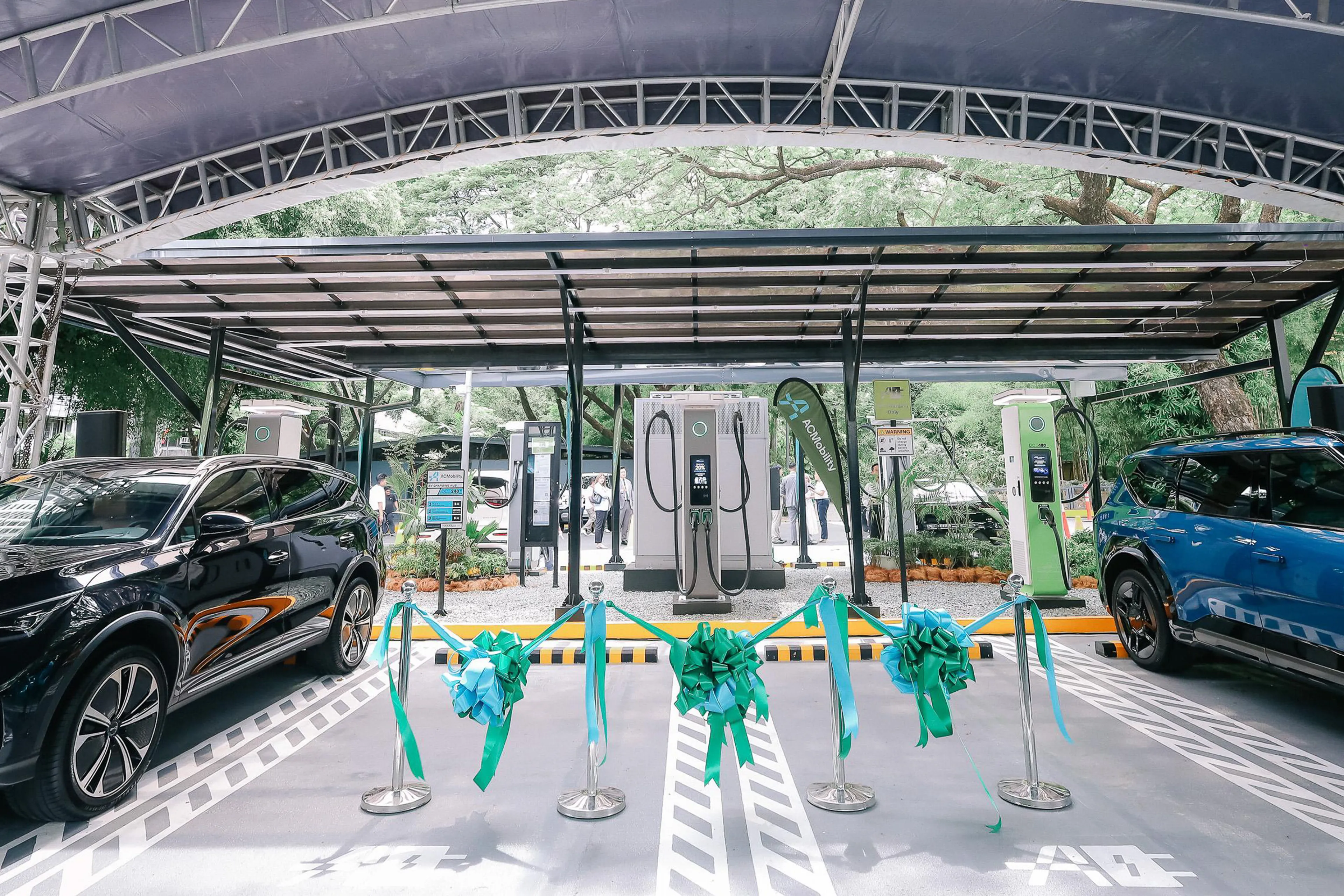 ACMobility, Robinsons Land partner up to deploy over 200 charging stations