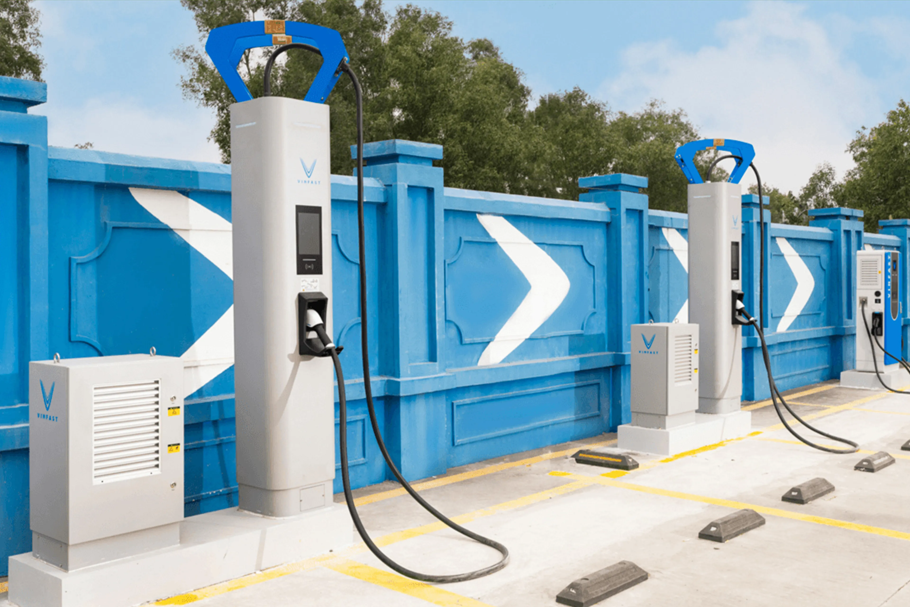 V-Green signs MOU with Bataan Gov't and Clean Fuel to install EV charging, battery swapping stations