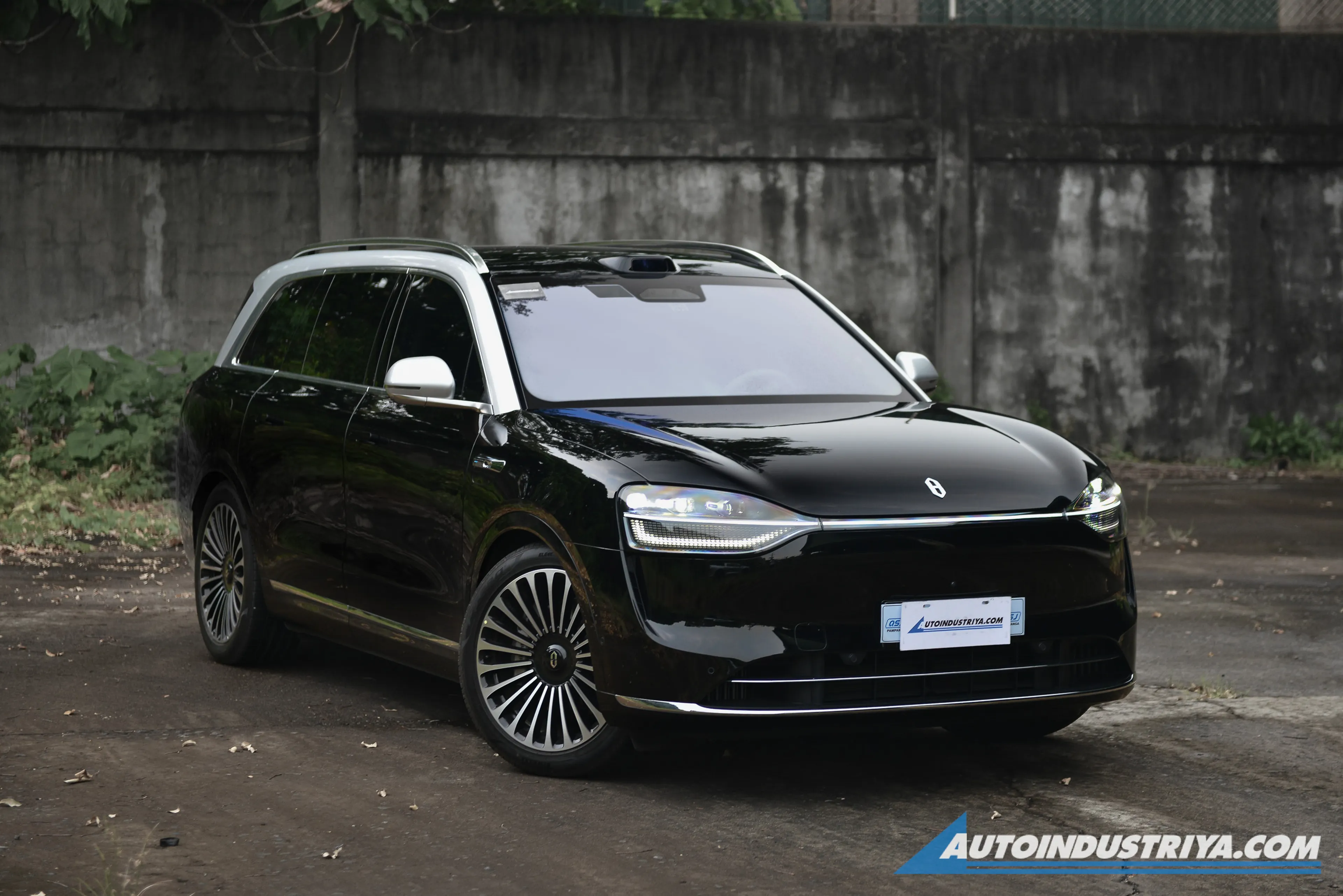 2025 Aito M9 Ultra REEV