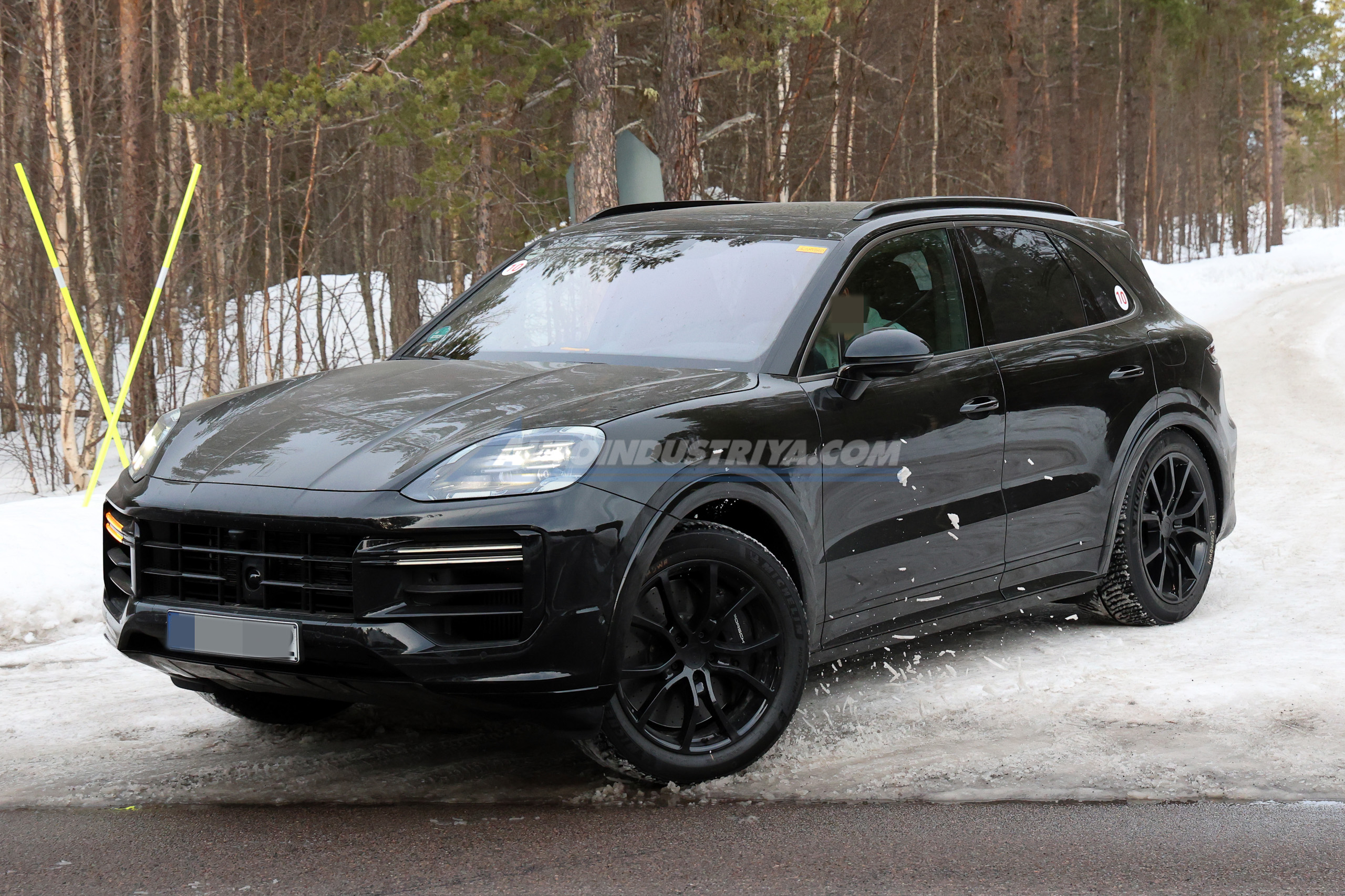 SPIED: Is this the 2027 Porsche Cayenne GTS?