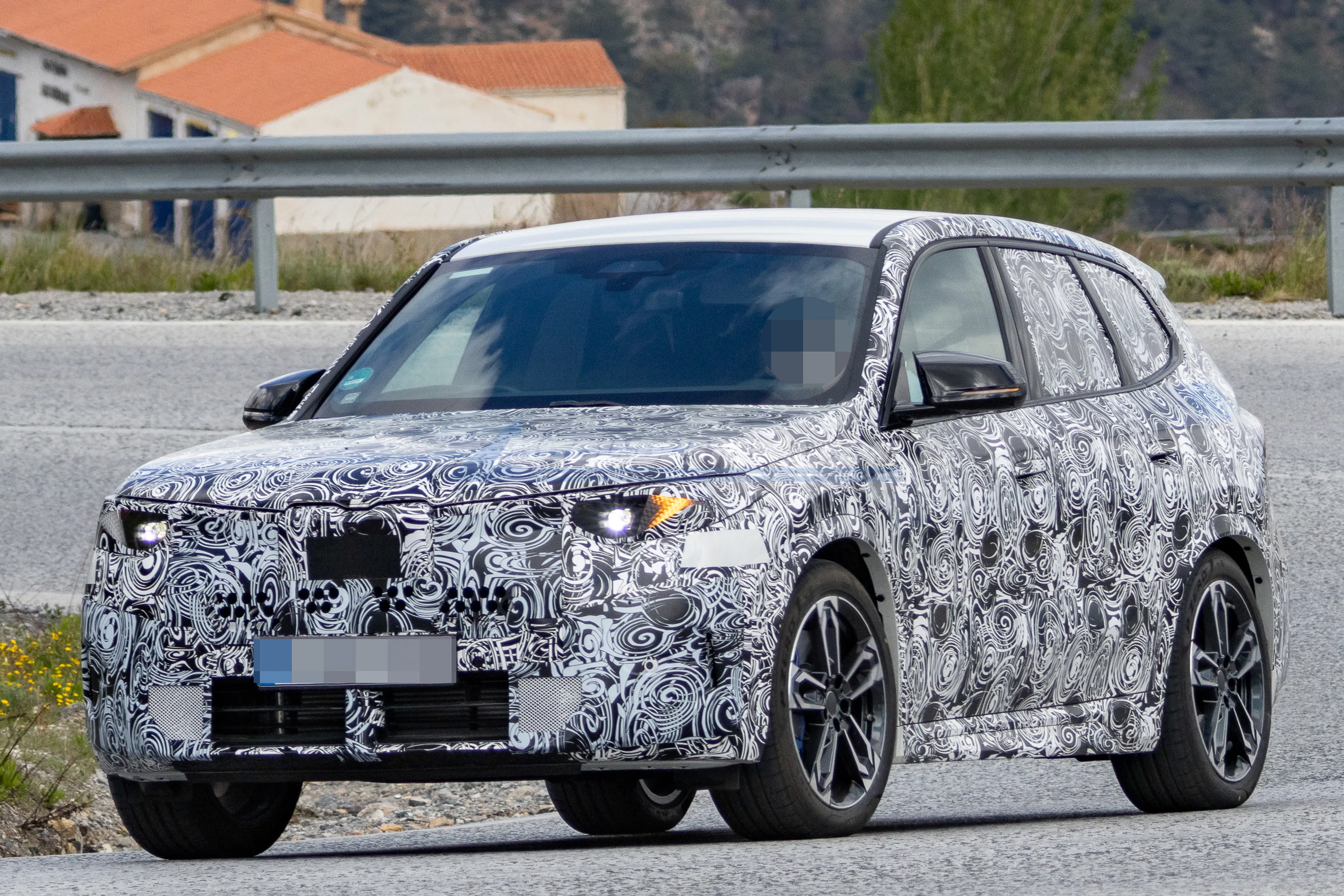 SPIED: BMW X1 M40 could be the most powerful X1 yet